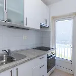 Three-bedroom With Sea View 06 *