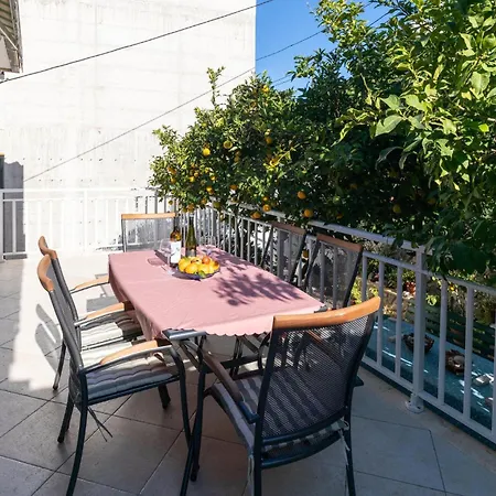 Apartament Three-bedroom With Sea View 06 *