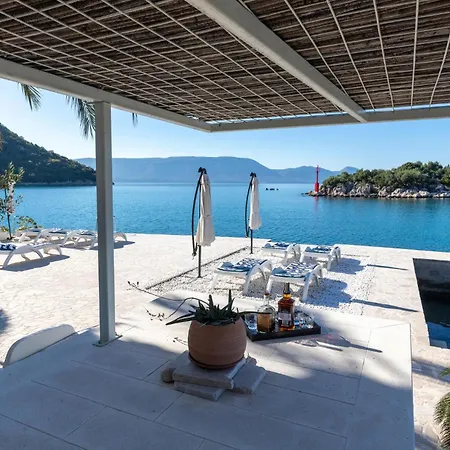 Three-bedroom With Sea View 06 Lejlighed