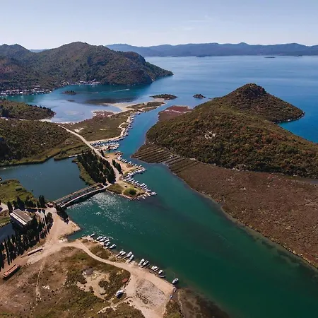 Three-Bedroom Apartment Blace With Sea View 06 Apartment Blace