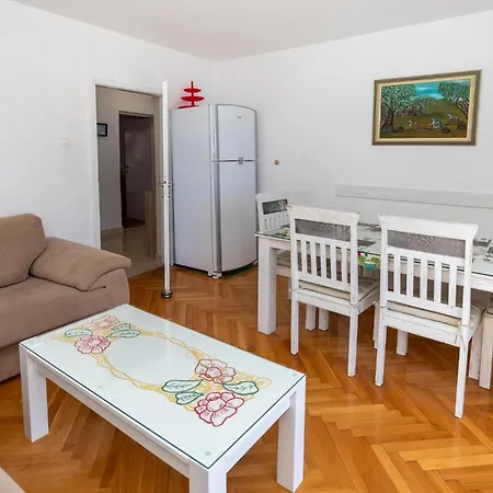 Three-Bedroom Apartment Blace With Sea View 06 * Blace