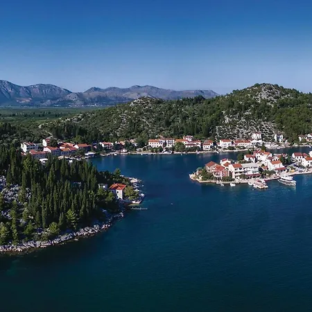 Three-Bedroom Apartment Blace With Sea View 06 Apartment