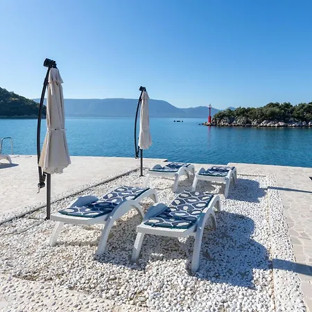 Three-Bedroom Apartment Blace With Sea View 06 Blace