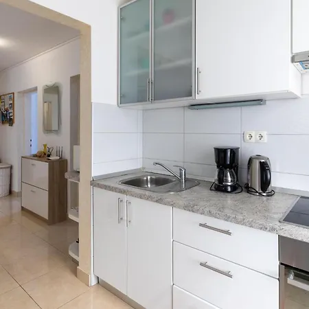 Three-Bedroom Apartment Blace With Sea View 06 Apartment