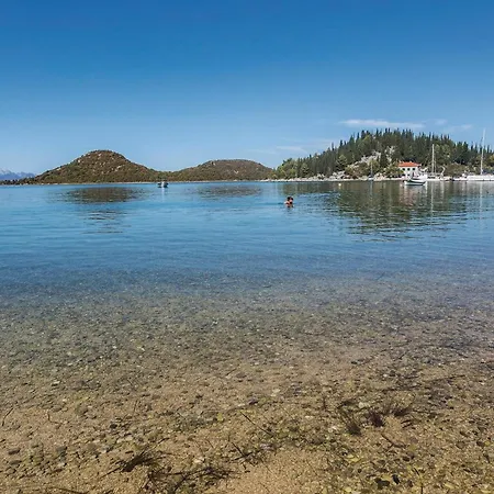 Three-Bedroom Apartment Blace With Sea View 06 Blace