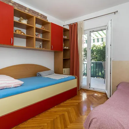 Apartment Three-Bedroom Apartment Blace With Sea View 06 *