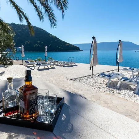 Three-Bedroom Apartment Blace With Sea View 06 Blace