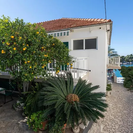 Three-Bedroom Apartment Blace With Sea View 06 Apartment *