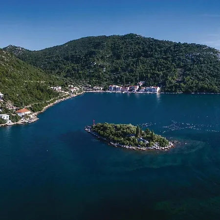 Three-Bedroom Apartment Blace With Sea View 06 Apartment Blace