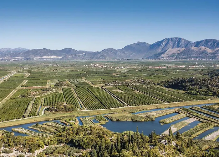 דירה Three-bedroom With Sea View 06