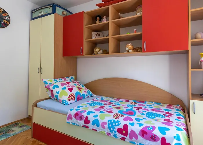 Three-bedroom With Sea View 06 * בלאצ'ה