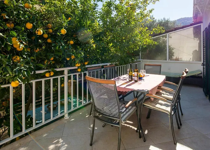 דירה Three-bedroom With Sea View 06