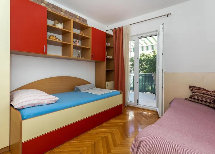 דירה Three-bedroom With Sea View 06 *