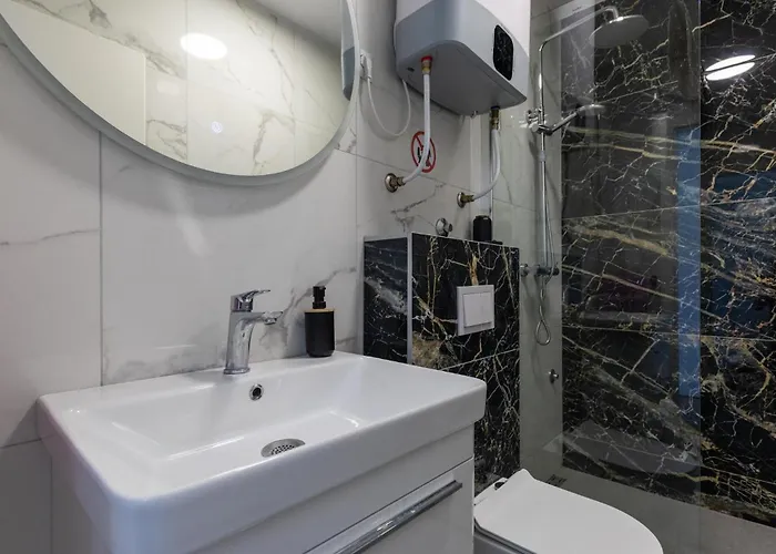 דירה Three-bedroom With Sea View 06 *