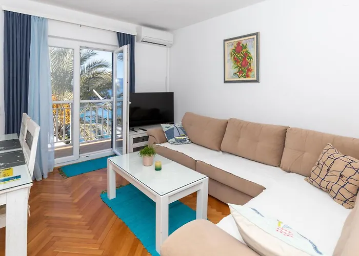 Three-bedroom With Sea View 06