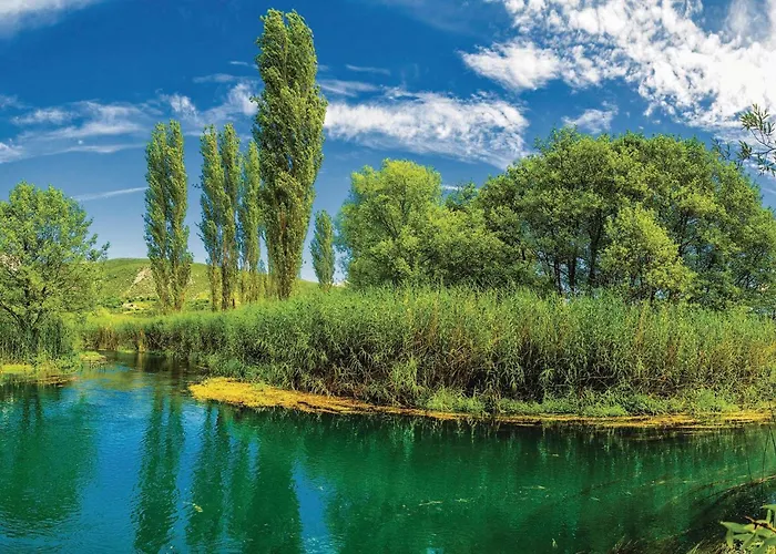 דירה Three-bedroom With Sea View 06